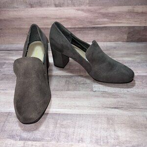 Solanz Womens Gray Suede Sandy Pump Shoes Size 6.5 Block Heels Slip On